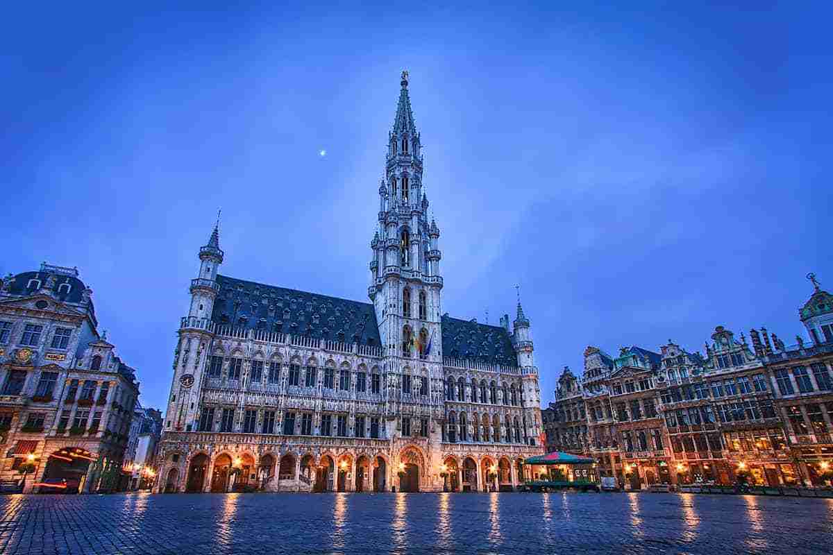 Centro de la ciudad de Bélgica, cerca de Tomorrowland