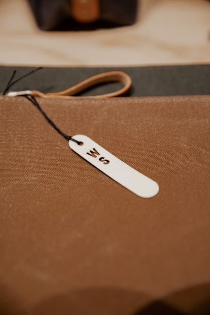 etiqueta de bolsa pequeña "SW"