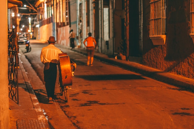 Calles de La Habana de noche