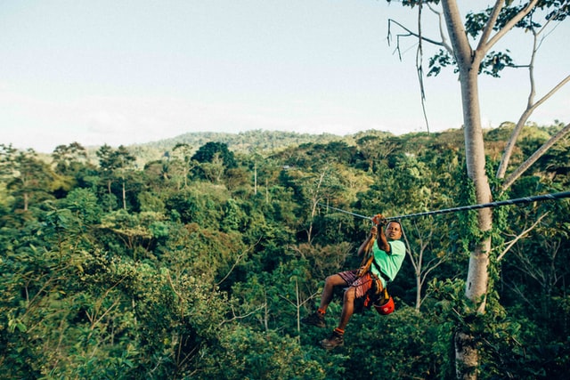 Tirolesa en el Bosque Nuboso de Monteverde Costa Rica