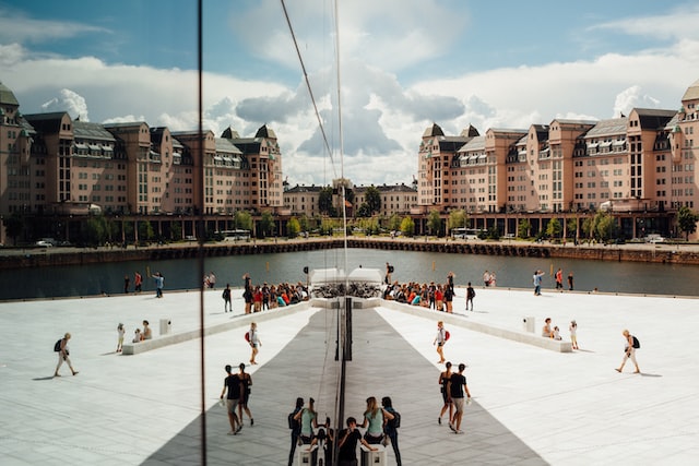ópera de Oslo y algunas casas