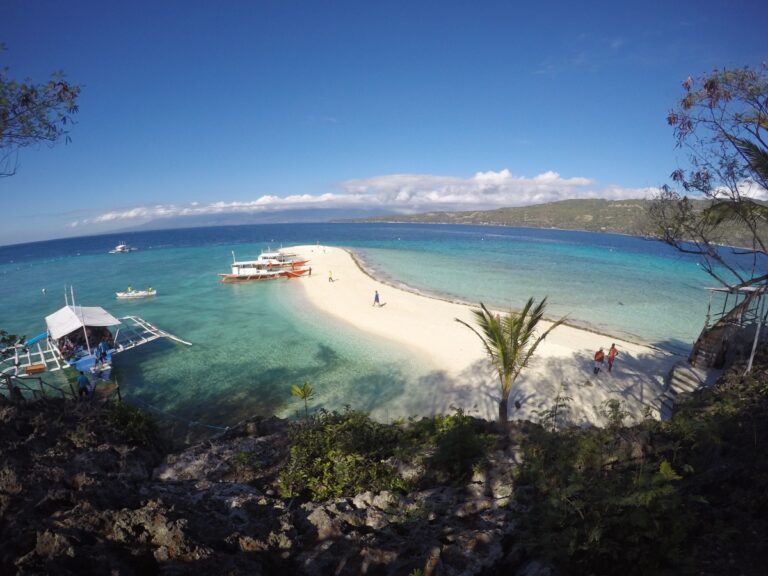 Un viaje en barco al paraíso ~ Isla Sumilon