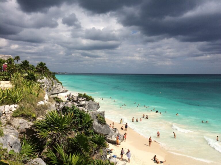 Clima salvaje, impresionantes playas y comida picante en Tulum