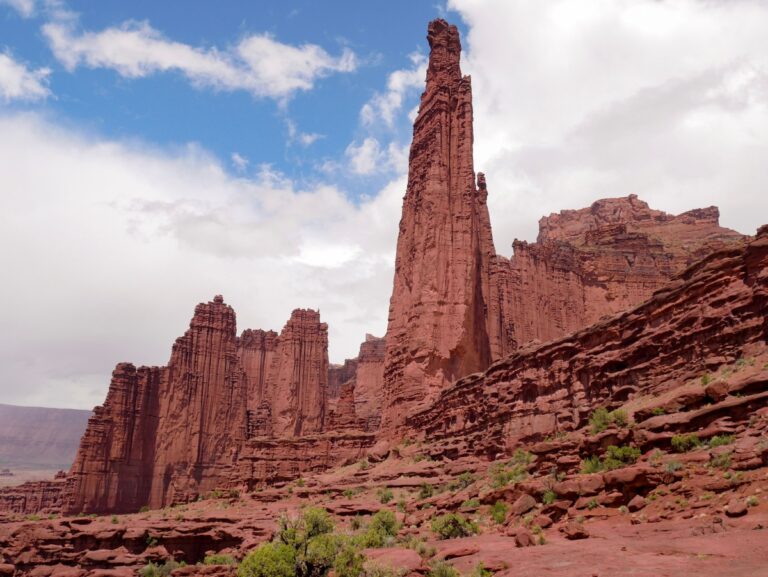 Rápidos salvajes y aventuras de senderismo en Moab