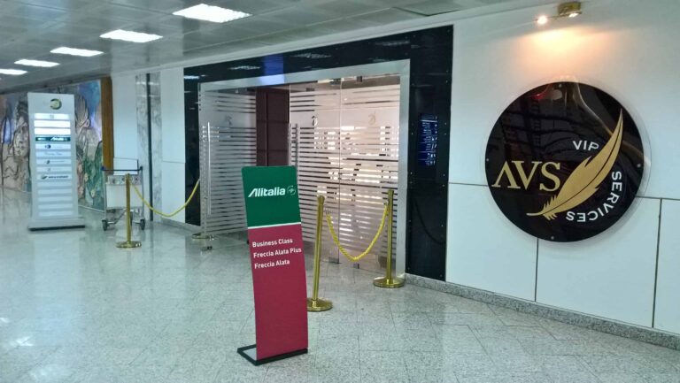 Visita a la sala VIP de Servicios del Aeropuerto AVS en Túnez-Cartago (TUN)