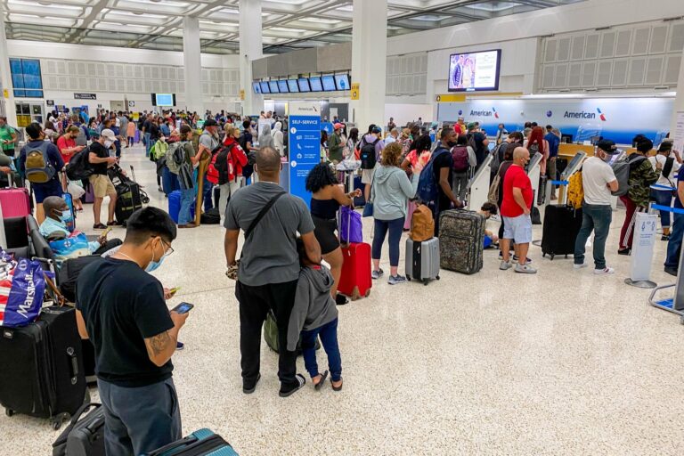 ¿Qué tan temprano necesitas llegar al aeropuerto?