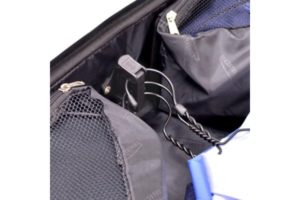 Percha para bolsa de ropa con ruedas