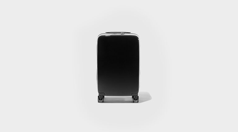 Revisión del Raden A22 Carry On: ¿Es este el mejor equipaje inteligente que puede comprar?
