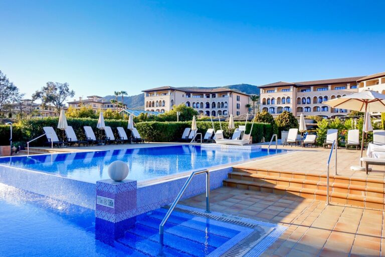 Una reseña de The St. Regis Mardavall Mallorca en España