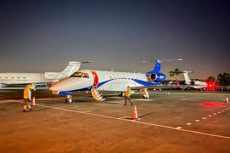 La experiencia Aero: cómo es volar en un jet semiprivado por menos de 1.000 dólares