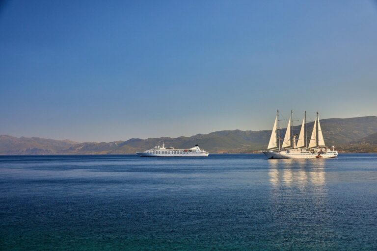 Los mejores cruceros griegos: los 5 mejores barcos que navegan por las islas griegas