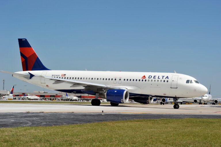 Cómo ahorrar dinero con un boleto anual de acompañante de Delta
