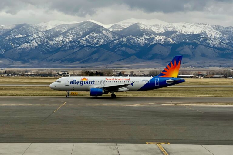 Cómo cambiar o cancelar un vuelo de Allegiant Air