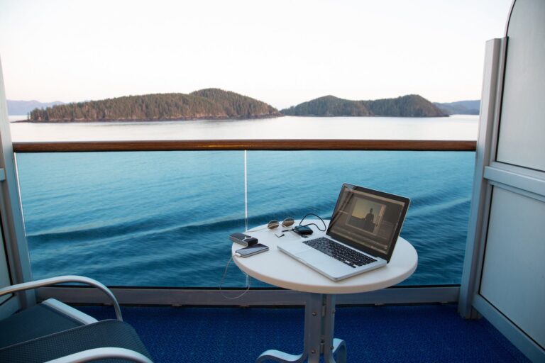Wi-Fi en cruceros: lo que necesitas saber sobre el uso de Internet a bordo
