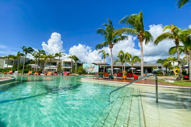 Gane puntos World of Hyatt a través de estadías, tarjetas de crédito y socios