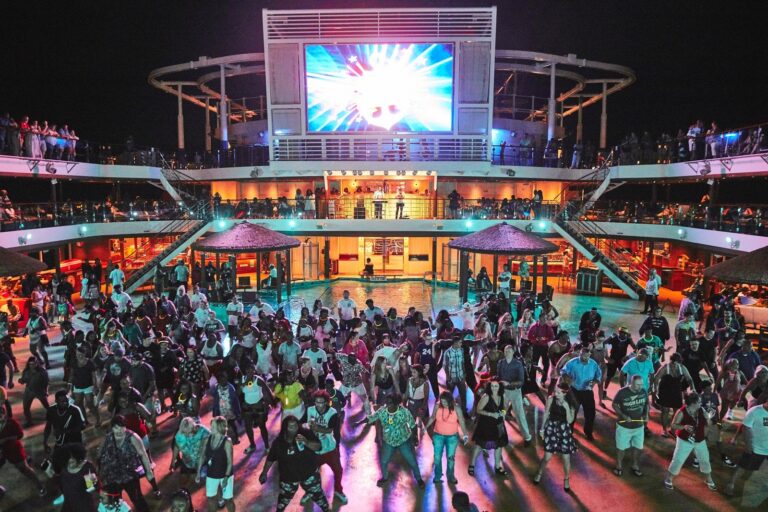 Estos son los mejores cruceros de fiesta en alta mar