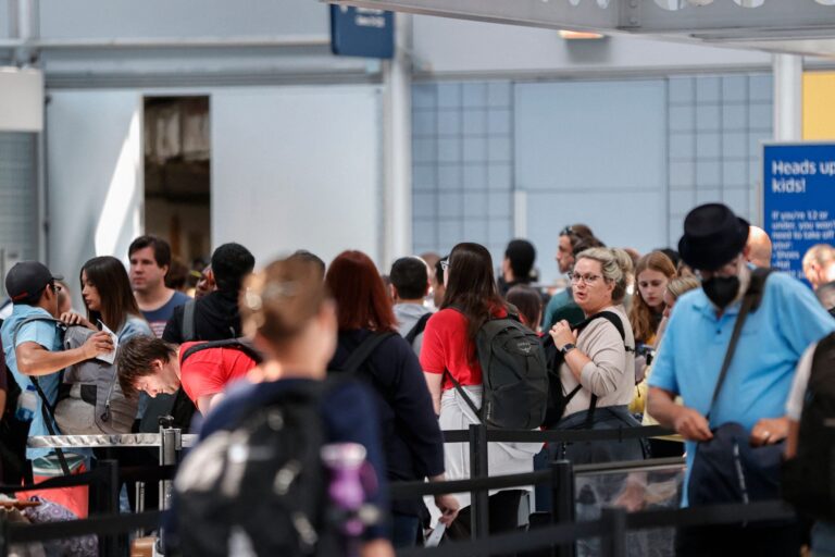 Diez formas de pasar la seguridad del aeropuerto más rápido en 2024