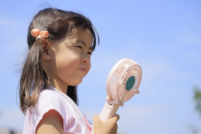 Los mejores ventiladores de mano para viajeros