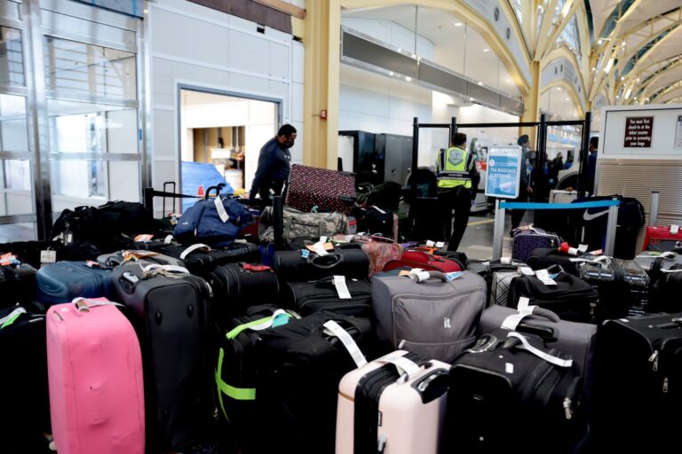 ¿Qué aerolíneas ofrecen servicios de seguimiento de equipaje?