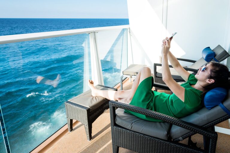 ¿Puedes usar tu teléfono celular en un crucero?