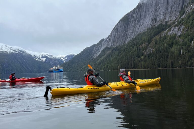 Pros y contras de los cruceros en barcos pequeños en Alaska