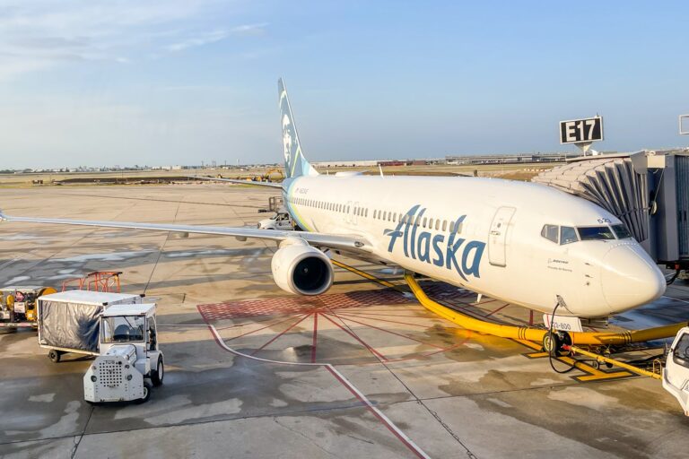 Estrategias de último momento para obtener el estatus Elite del Alaska Mileage Plan