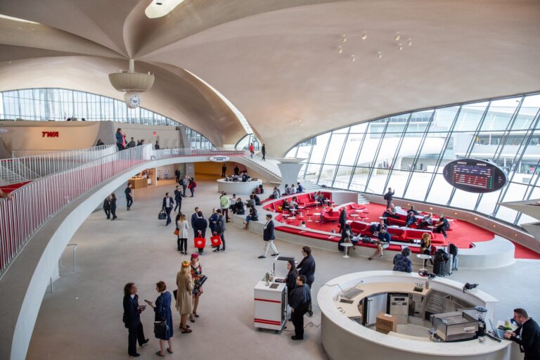 Dormir con los aviones: 10 mejores hoteles de aeropuerto en Estados Unidos y Canadá