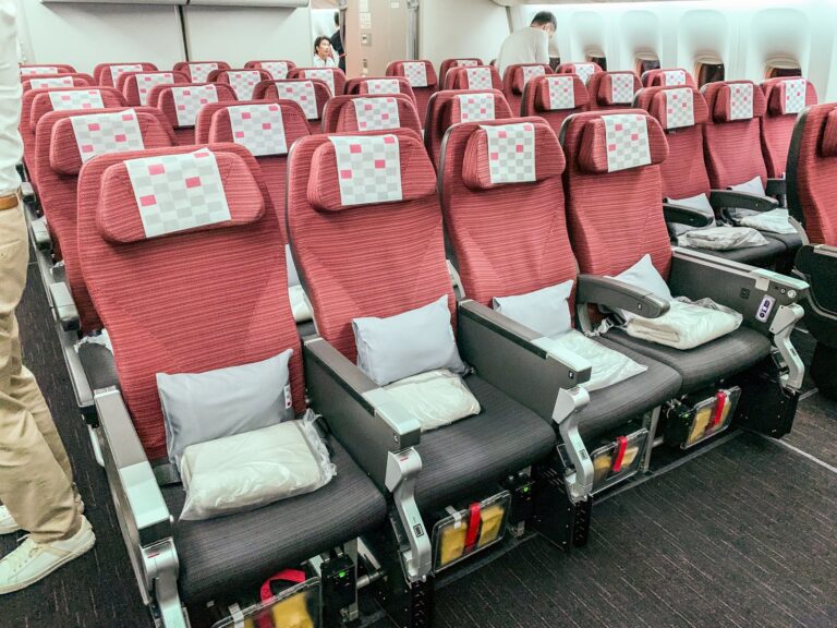 Tan buena como la economía: una revisión de la economía de Japan Airlines en el Boeing 777