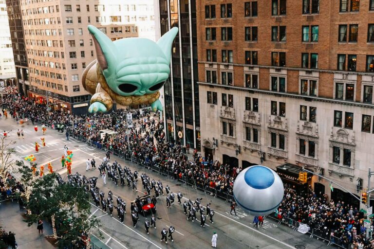 Vea el desfile del Día de Acción de Gracias de Macy’s desde una de estas suites de hotel