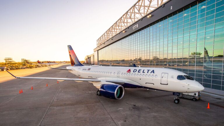 Revisión de Comfort+ en el Airbus A220 de Delta, de Nueva York a Dallas