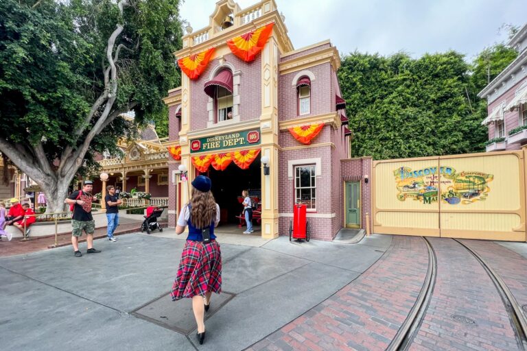 El recorrido más nuevo de Disneylandia se realiza dentro del departamento de Walt Disney