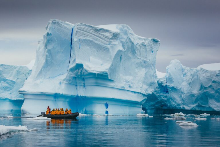 6 maneras de viajar a la Antártida con estilo y lujo
