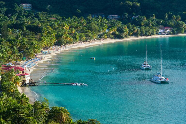 Cruceros por el Caribe Oriental versus el Caribe Occidental: ¿Qué itinerario me gustará más?