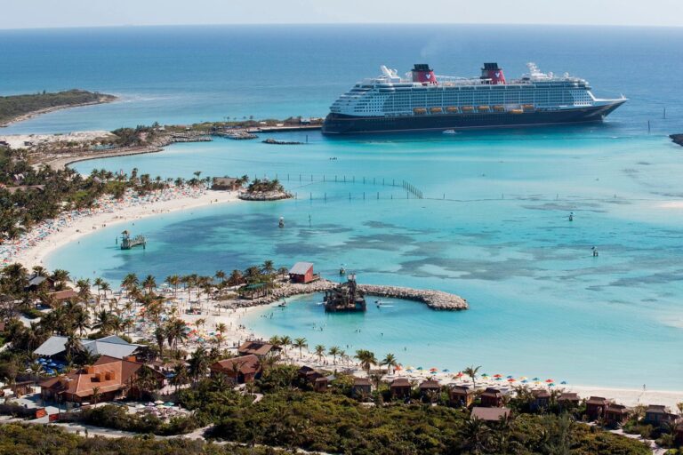 Guía de destinos de Disney Cruise Line: Los 5 mejores lugares que visitan sus barcos