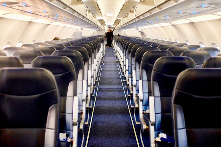 Sin lujos: el A321 de Spirit vuela de Baltimore a Fort Lauderdale