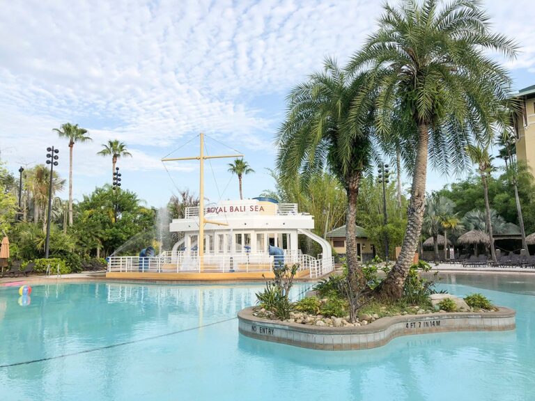 Calificación aprobatoria: Universal Studios Loews Royal Pacific Hotel