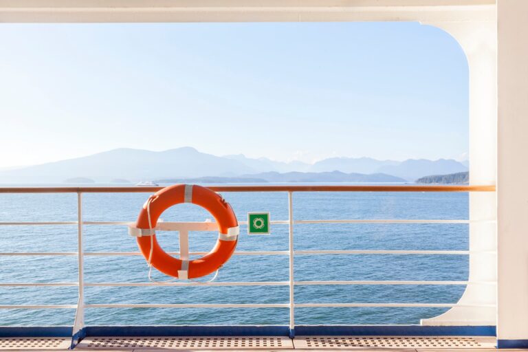 ¿Posee acciones de una línea de cruceros? Podría obtener beneficios a bordo