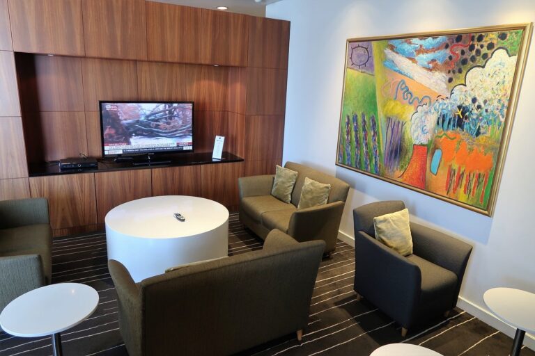 De bajo consumo: Qantas International First Lounge en el Aeropuerto Internacional de Auckland en Nueva Zelanda