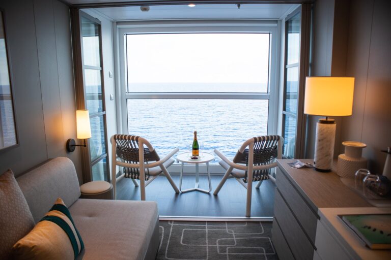Camarote interior vs. camarote con balcón: ¿Qué categoría de camarote de crucero debería elegir?