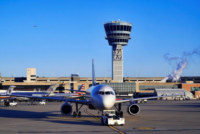 Cómo escuchar el control del tráfico aéreo, incluso en tu teléfono