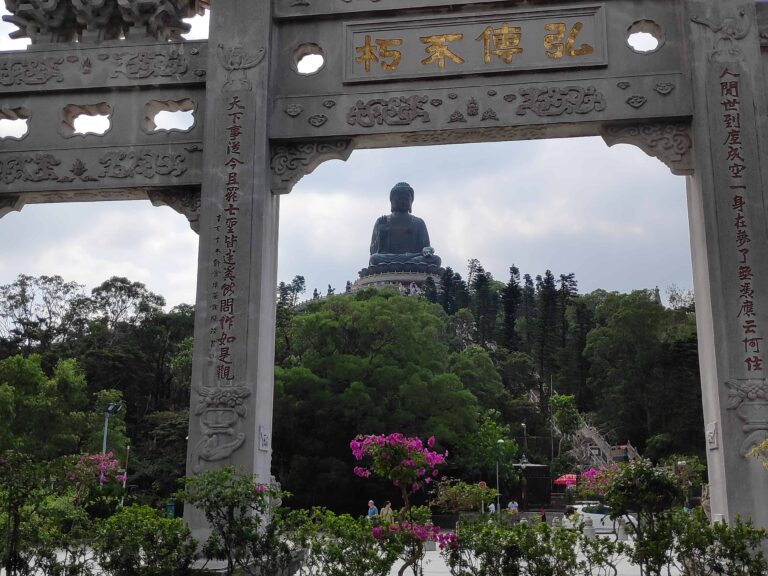 Hong Kong: descubra el Gran Buda en Ngong Ping en la isla de Lantau