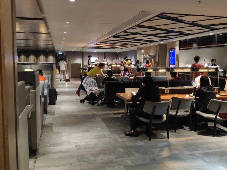 Visitando el Plaza Premium Lounge East Hall en Hong Kong (HKG)