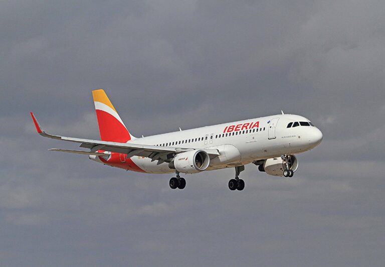 Iberia Plus: reduce el precio que pagas por un vuelo de Iberia con Avios