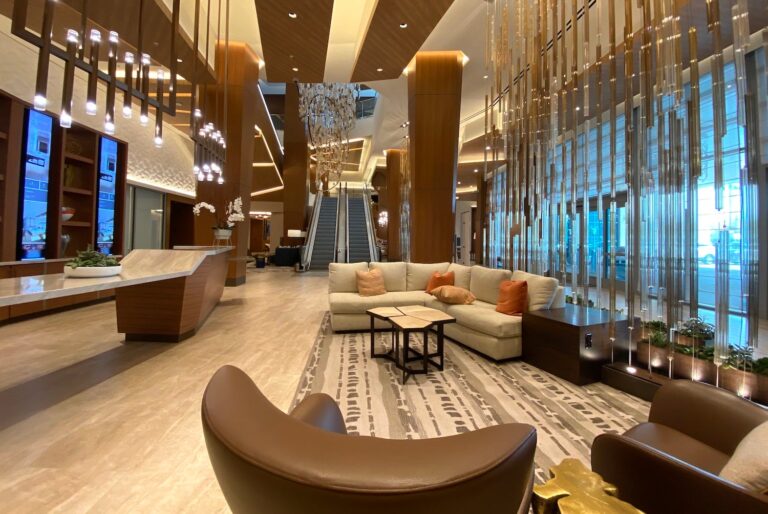 Una azotea ideal para los fuegos artificiales de Disneyland, pero el servicio de limpieza era mediocre: el JW Marriott, Anaheim Resort