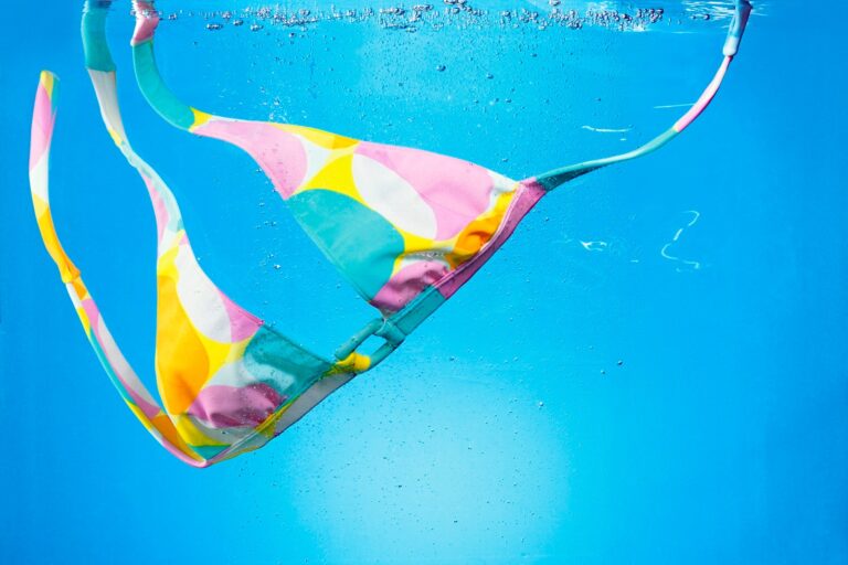 ¿Se puede tomar el sol en topless en un crucero? Estas líneas lo permiten