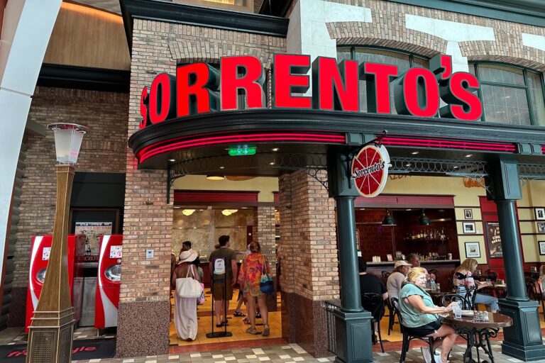 La pizza de Sorrento: la pizzería de Royal Caribbean abierta todo el día en los cruceros