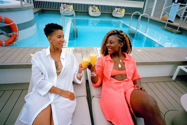 Las mejores líneas de cruceros para escapadas con amigas