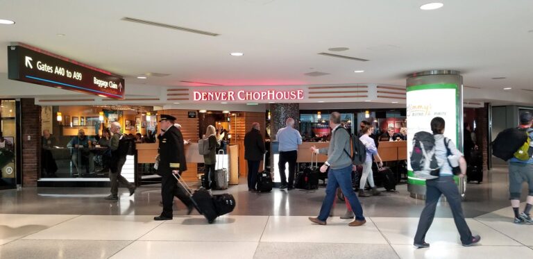 Aeropuerto de Denver 101: dónde comer y beber en DEN