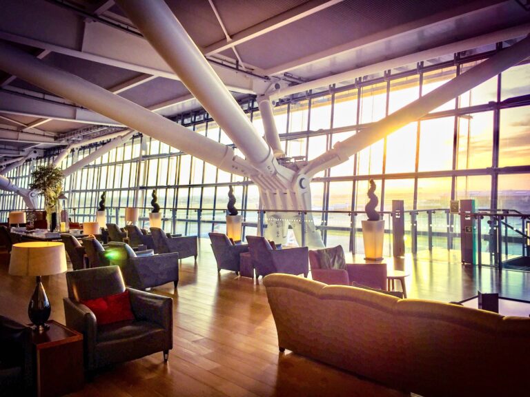 ¿Cómo puedo acceder a las salas VIP de British Airways?