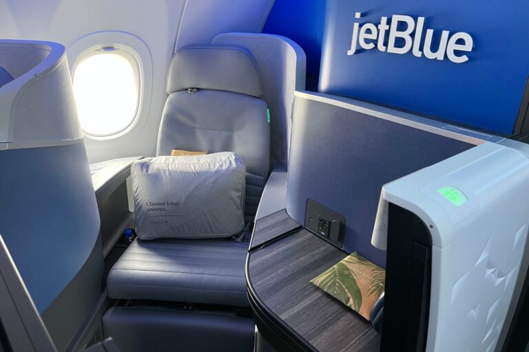 Estatus Elite de JetBlue Mosaic: ¿Qué es y cómo obtenerlo?